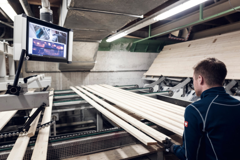 Challenges in Non-Contact IR Temperature Measurement for Fire Safety