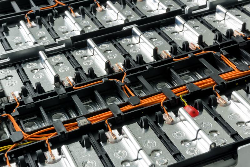 Challenges of IR Temperature Measurement in Battery Production & Monitoring