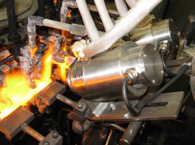 Accurate Temperature Control in Glass Manufacturing with Optris Glass Pyrometer