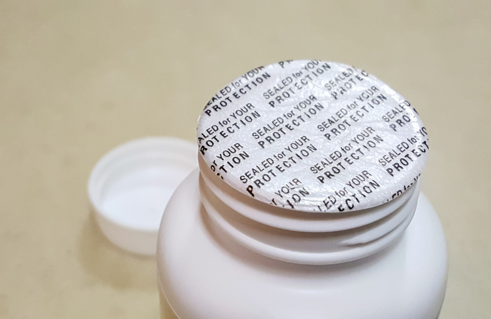 Detecting Sealing Defects in Medicine Bottles via Infrared Monitoring