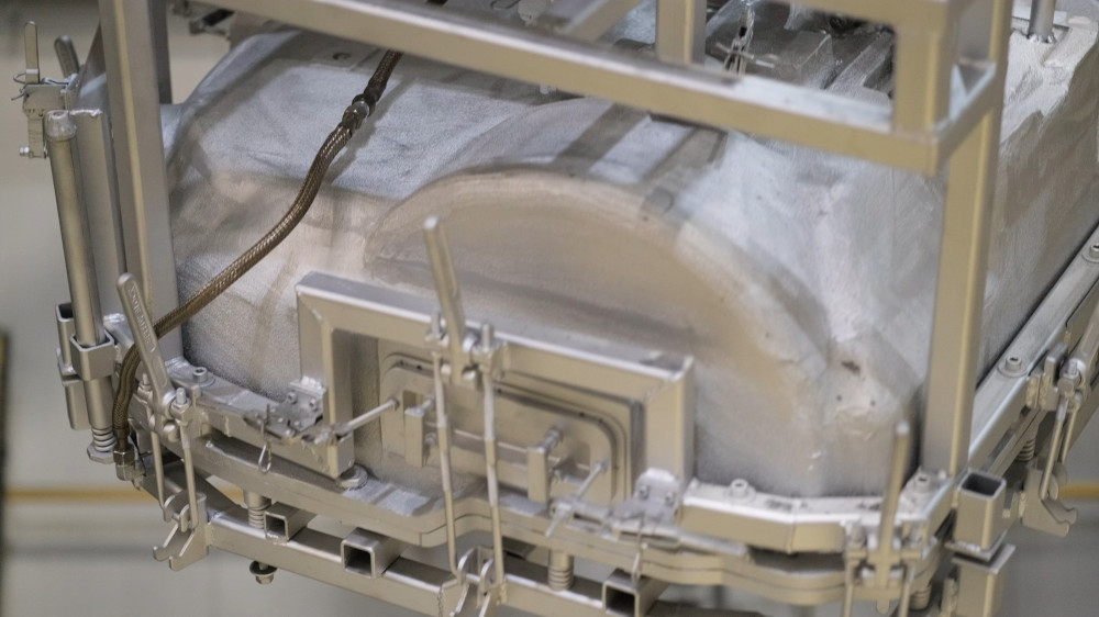 A single Infrared Camera vs. multiple Pyrometers to improve Plastic Molding Quality Control